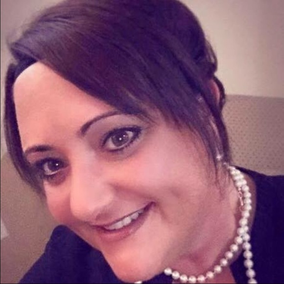 Profile Picture of Kim Gary (@kagg007) on Poshmark