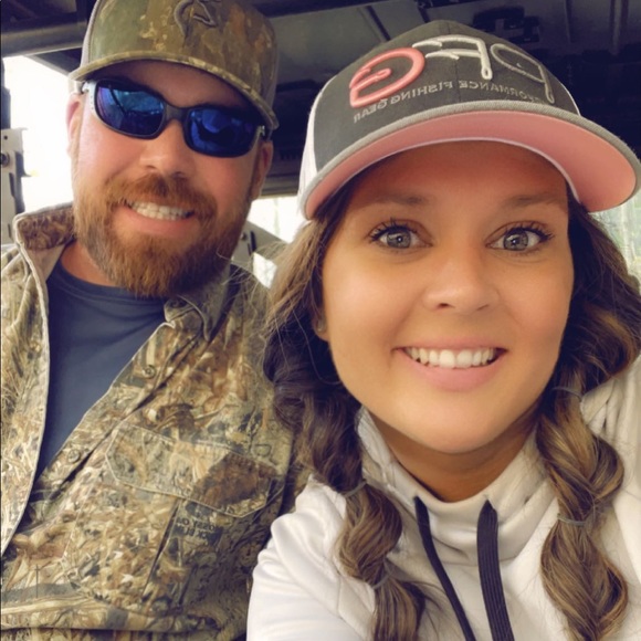 Profile Picture of Brooke Hudmon (@bhudmon) on Poshmark