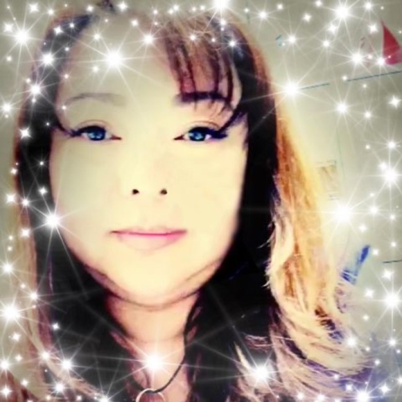 Joy Pascua - Poshmark Profile Picture of Joy Pascua (@joy_pascua) on Poshmark