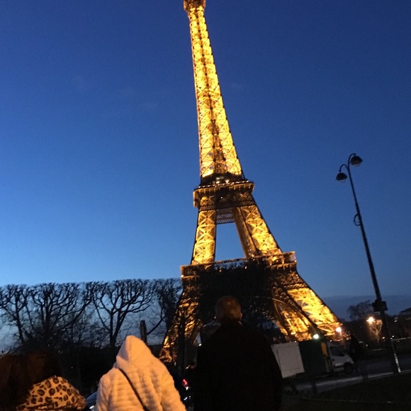 Profile Picture of Amiya Bardon (@amiiyajane) on Poshmark