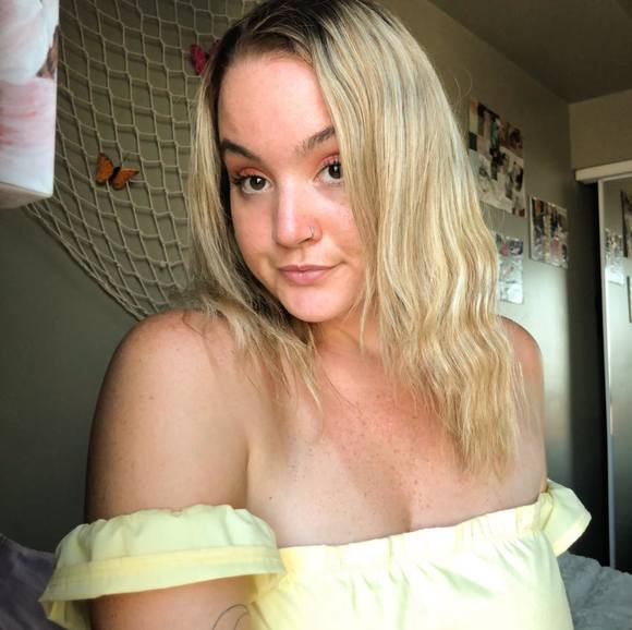 Profile Picture of Megan Barbera (@meganbarbera) on Poshmark
