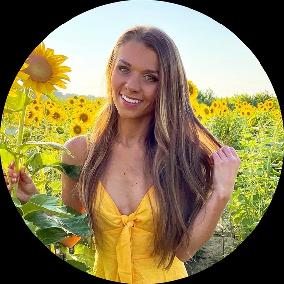 Profile Picture of Mariah Mcnabb (@mariahmcnabb) on Poshmark