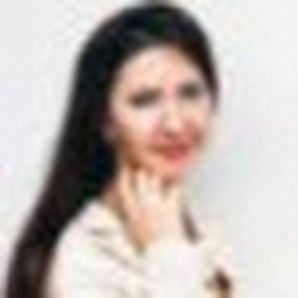 Profile Picture of Elena Ratushna (@helen888r) on Poshmark