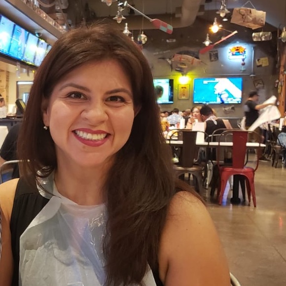 Profile Picture of Fabiola Sandoval (@fabiola_829) on Poshmark