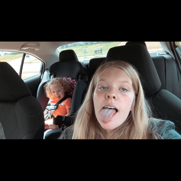 Falon Yocom - Poshmark Profile Picture of Falon Yocom (@falonyocom12) on Poshmark