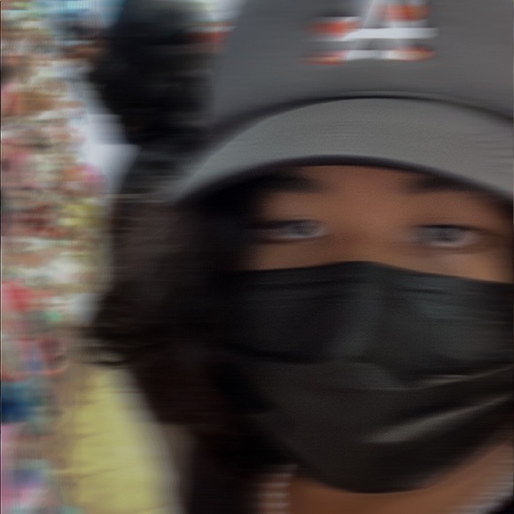 Profile Picture of Gian Querubin (@gianquerubin) on Poshmark