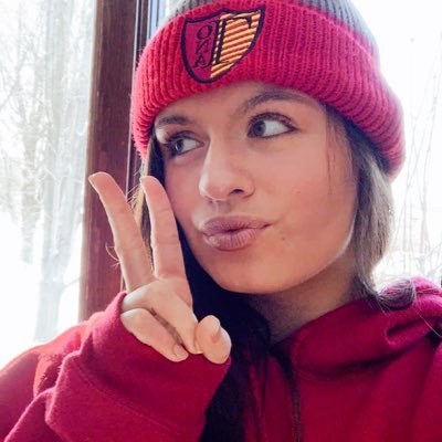 Profile Picture of Marina Flores (@M4R1N495) on Twitter