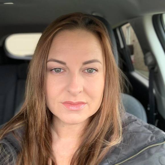 Profile Picture of Lee Scott (@lagirl_21) on Poshmark