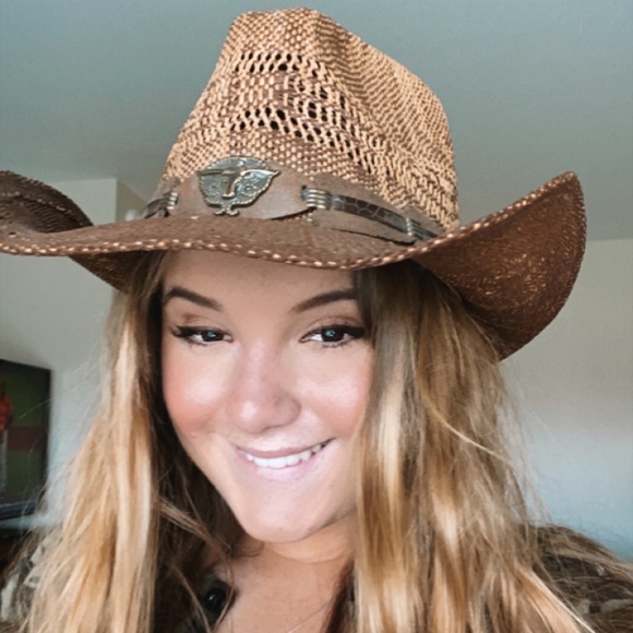 Profile Picture of Amanda Jack (@amandajack09) on Poshmark