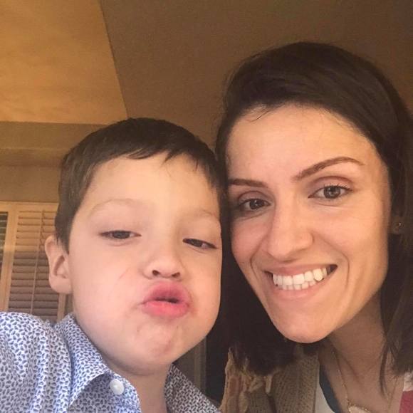 Profile Picture of Lorena Castillo (@lorenacstll) on Poshmark