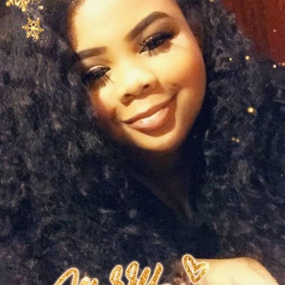 Profile Picture of Sh'neice Mckneely (@shneicee) on Poshmark