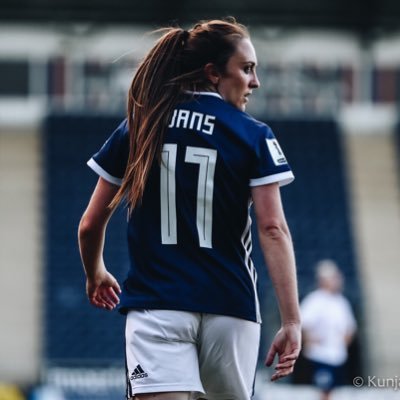 Profile Photo of Lisa Evans (@LisaEvans_17) on Twitter