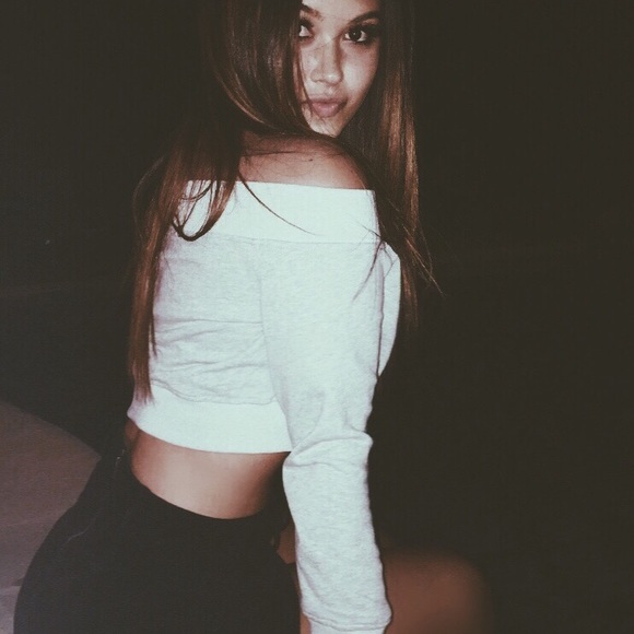 Profile Picture of Emma Newlen (@enewlen) on Poshmark