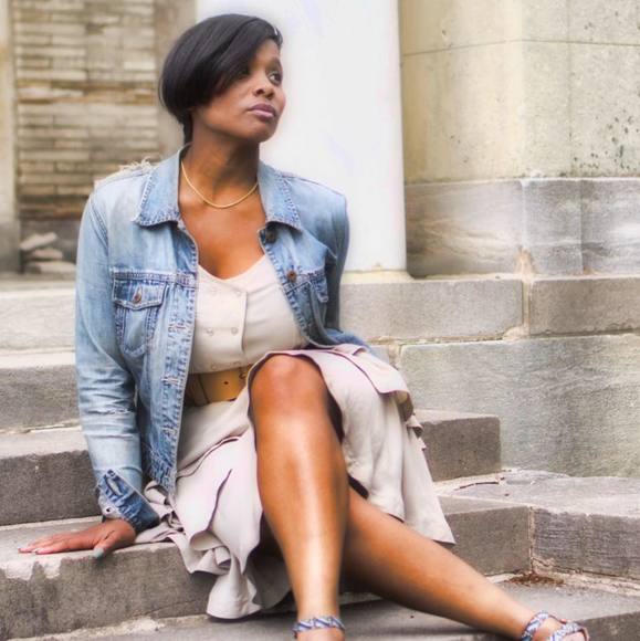 Profile Picture of Elisa Medina (@elimed) on Poshmark
