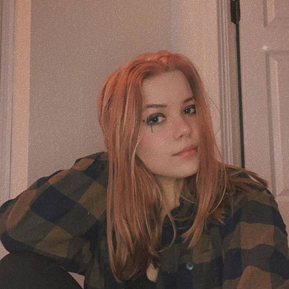 Profile Picture of Muirann Mooney (@muiraannm) on Poshmark