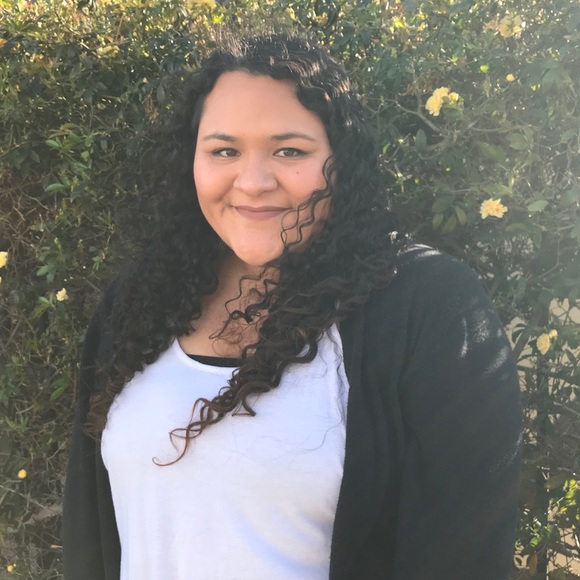 Profile Picture of Heidy Martinez (@heidymartinez) on Poshmark
