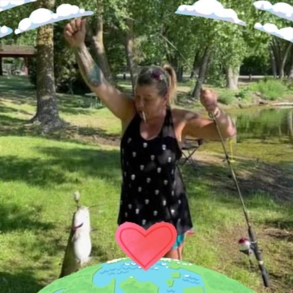 Profile Picture of Christine Rodenbaugh (@christinerodenb) on Poshmark