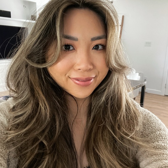 Profile Picture of Tracey Tang (@traceytron) on Poshmark