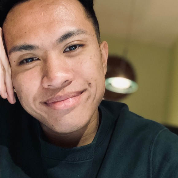 Profile Picture of Aaron Solis (@s0lis) on Poshmark