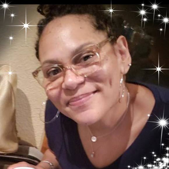 Profile Picture of Lisa Haines (@everll) on Poshmark