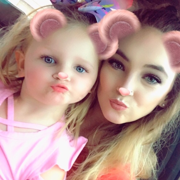 Profile Picture of Kylee Cook (@kylee15107) on Poshmark