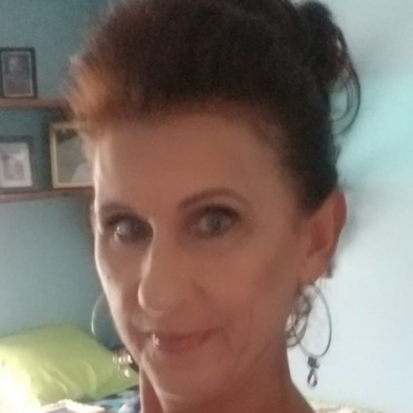 Profile Picture of Lynn Combs (@ironbound) on Poshmark