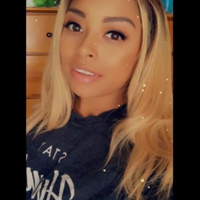 Profile Picture of Jo. (@WiseMamii) on Twitter