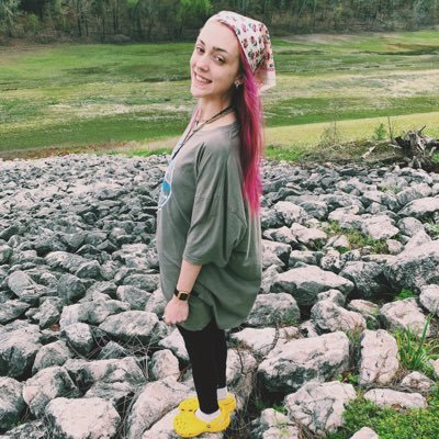 Profile Picture of 🧁 (@Grace_Elam) on Twitter