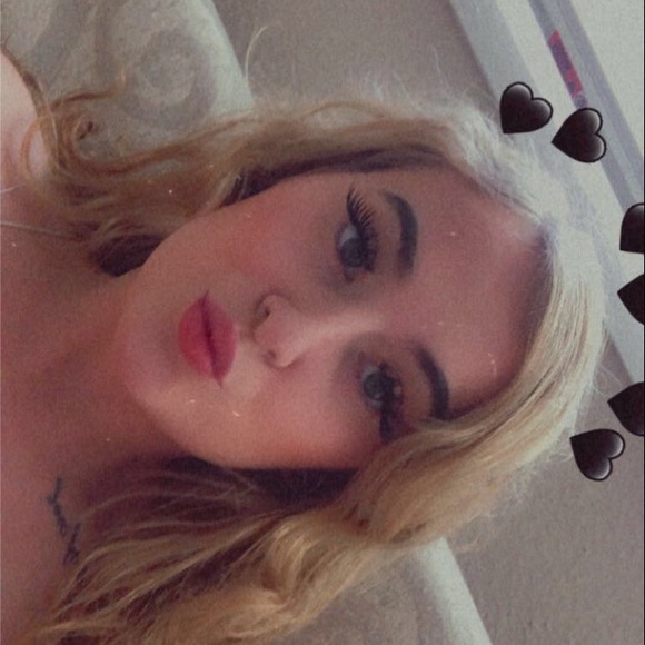 Profile Picture of Jacqueline Connor (@jackieconnorr) on Poshmark