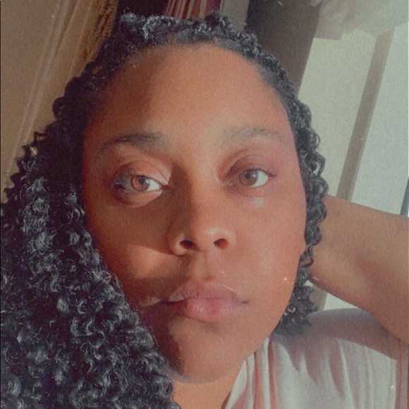 Profile Picture of Briana Vitatoe (@brianavita) on Poshmark