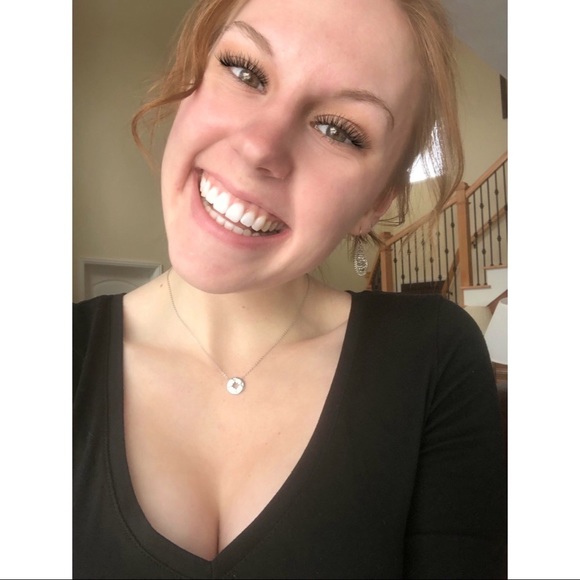 Profile Picture of Kayla Lemcool (@kayla_lemcool) on Poshmark