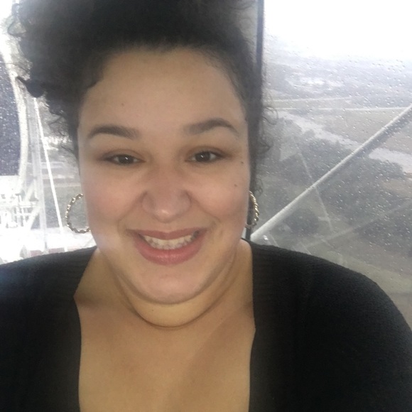 Profile Picture of Skyy K (@skyyk) on Poshmark