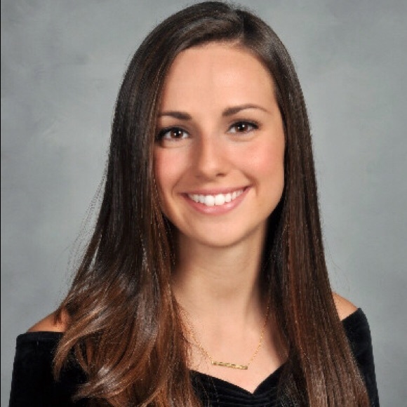 Profile Picture of Dani Bonadies (@danibon) on Poshmark