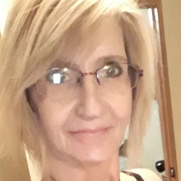 Profile Picture of Norma Bazer (@normabazer) on Poshmark