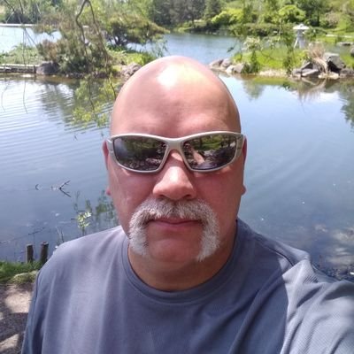 Profile Picture of Jeff Parham (@Bald_Para_Guy) on Twitter