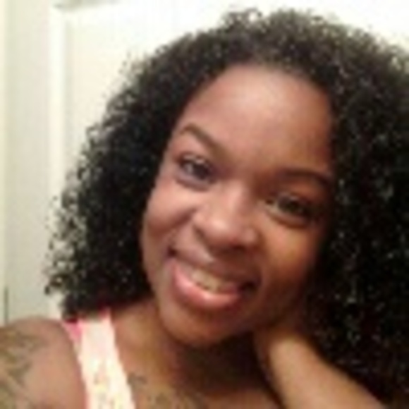 Profile Picture of Crystal Boyce (@diva0222) on Poshmark