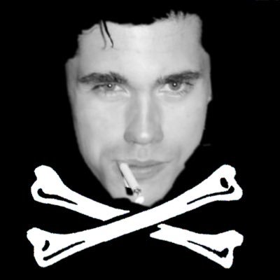 Profile Picture of AARON BONES (@Glutenfreetears) on Twitter