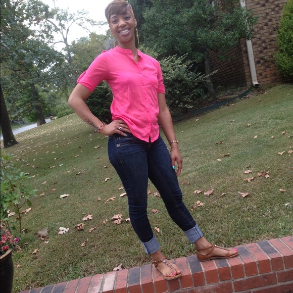 Profile Picture of Ericka Walls (@erickawalls) on Poshmark