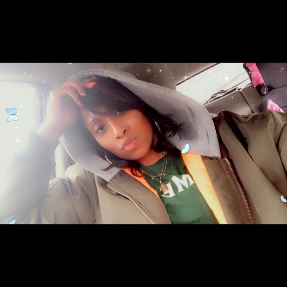 Profile Picture of Capreece Irby (@capreeceirby) on Poshmark