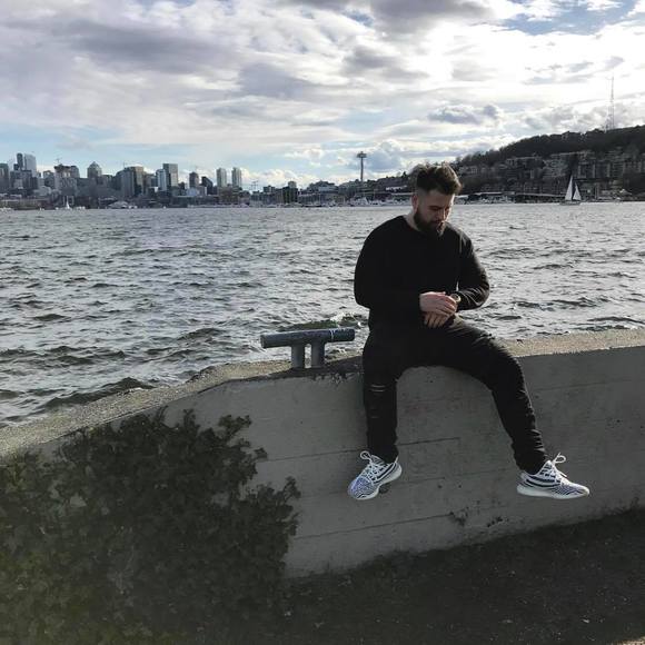 Profile Picture of Karlen Kocharov (@karlen_kocharov) on Poshmark