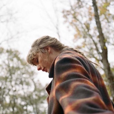 Profile Picture of Caitlin (@afterglow_swift) on Twitter