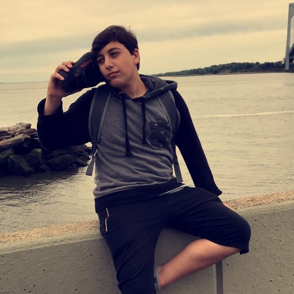 Profile Picture of Matthew Reznikov (@chickenslap) on Poshmark