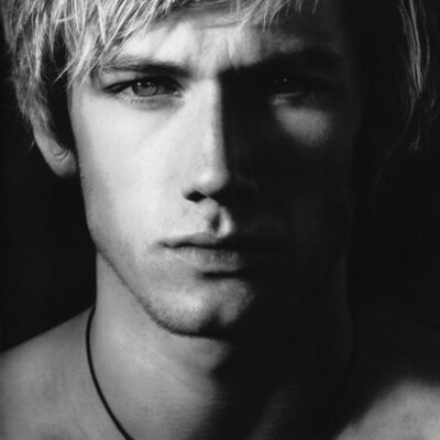 Profile Picture of Alexander Pettyfer (@iAlexanderPetty) on Twitter