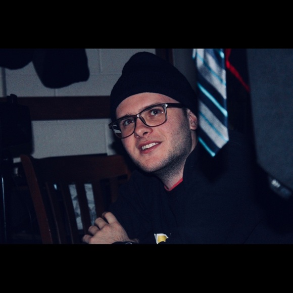 Profile Picture of Wesley Thomas (@wesley951) on Poshmark