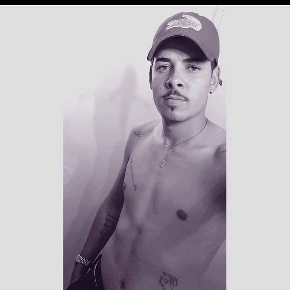 Profile Picture of Robert Miguel (@robertmiguel) on Poshmark