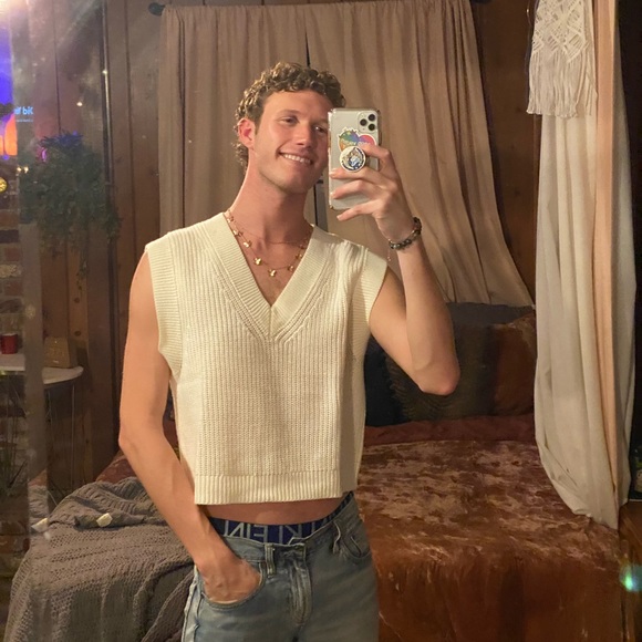 Profile Picture of Devin Killian (@devinkillian) on Poshmark