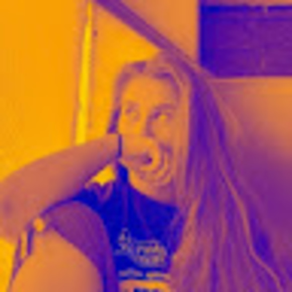 Profile Picture of Kira Lynn (@kiks_966) on Poshmark
