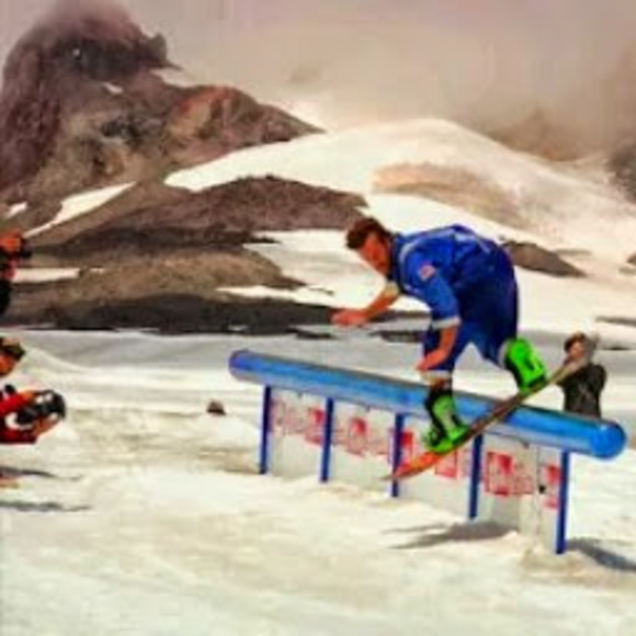 Profile Picture of Andy Glader (@andubius) on Poshmark