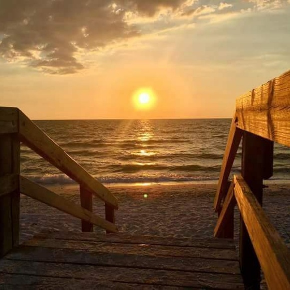 Profile Picture of Kenneth Scarlett (@kenstarr) on Poshmark