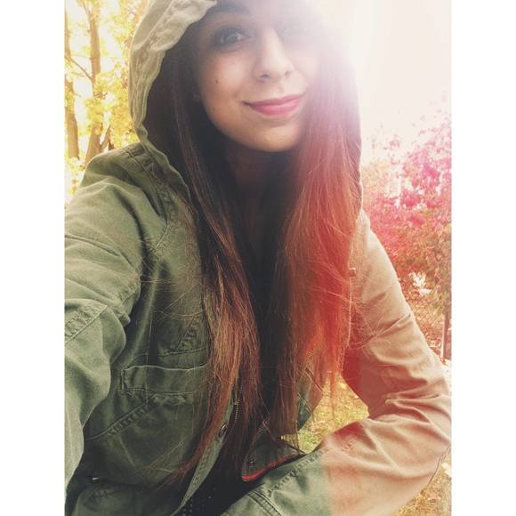 Profile Picture of Julia Chan (@juliachan) on Poshmark